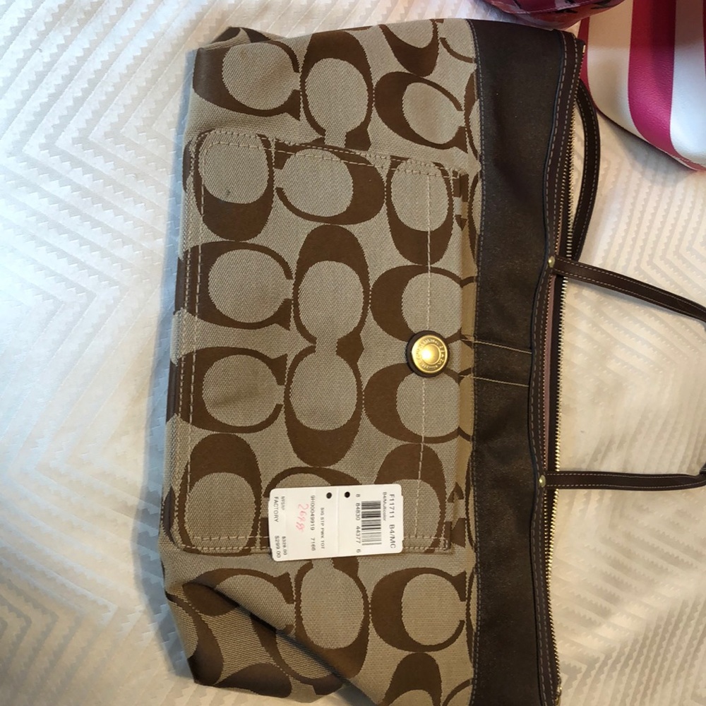 Coach large tote new condition